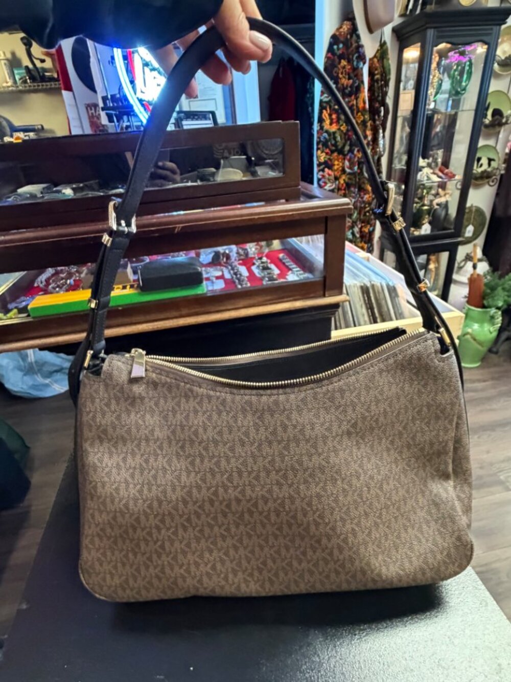 Michael Kors Fulton Large Brown Signature Logo Shoulder Hobo Bag - Picture 4 of 7